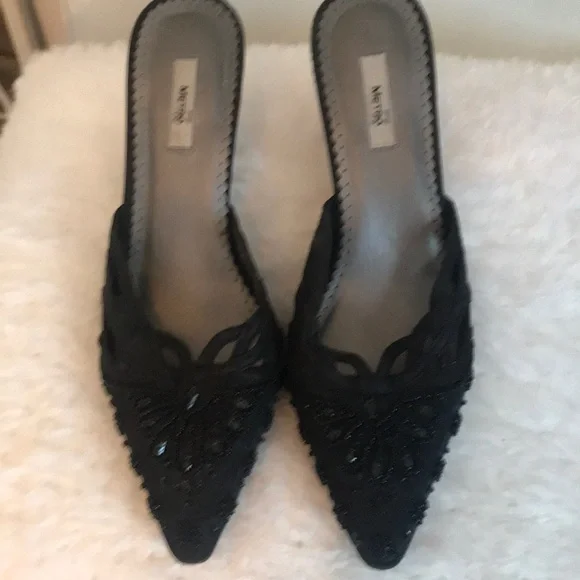 Shoes - Picture 1 of 4